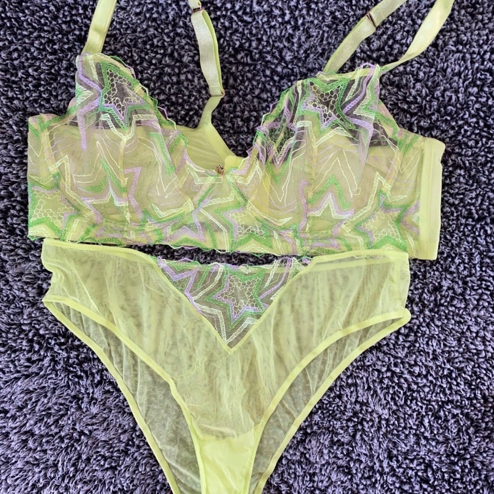 Savage X Fenty Lime and Lavender Star Lace Bra Set Price Firm